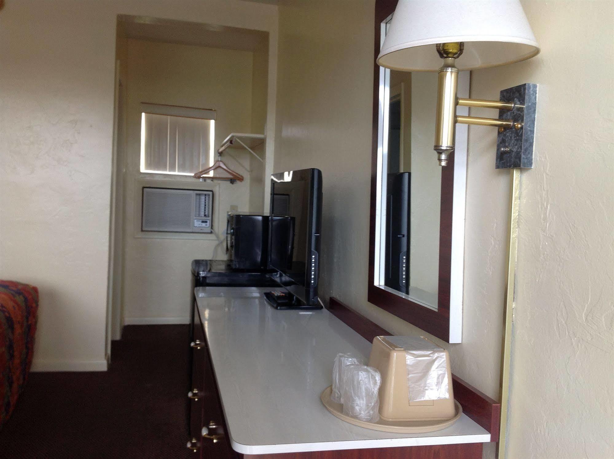 Economy Inn Okeechobee Eksteriør bilde